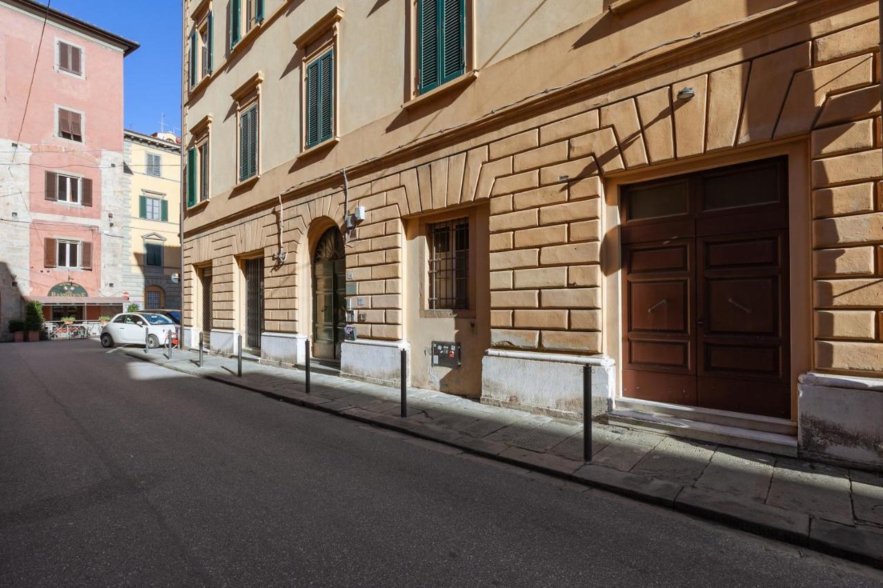 Lägenhet Enjoyable Piazza Della Berlina Studio Pisa